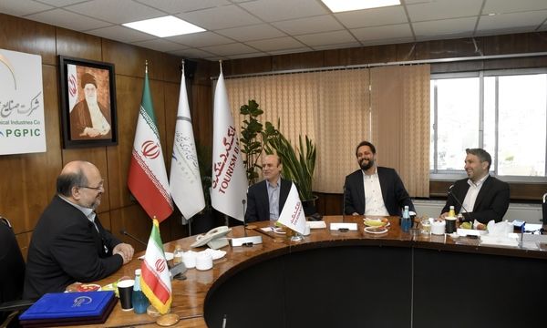 هلدینگ خلیج‌فارس و بانک گردشگری، تفاهم‌نامه همکاری امضا کردند

