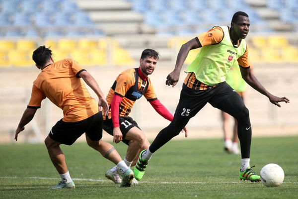 شروع تمرینات پرسپولیس به تعویق افتاد