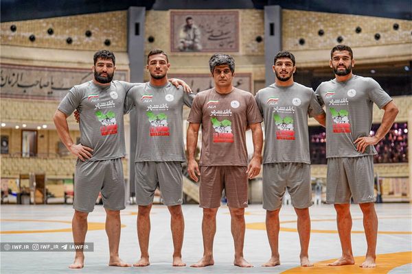 تیم منتخب کشتی آزاد راهی بوداپست شد
