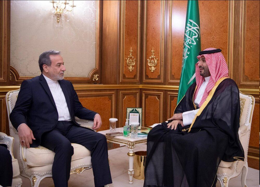 بن سلمان: رهبری عربستان مصمم به توسعه روابط با ایران در همه عرصه‌هاست

