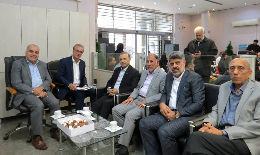 پویایی و ماندگاری یک سازمان در گرو مشتری مداری است
