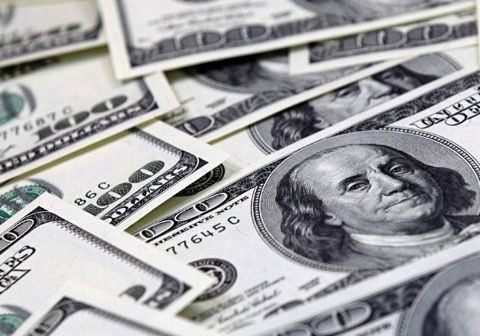 صادرکنندگان، ارزشان را به بانک ها و صرافی های مجاز عرضه کنند