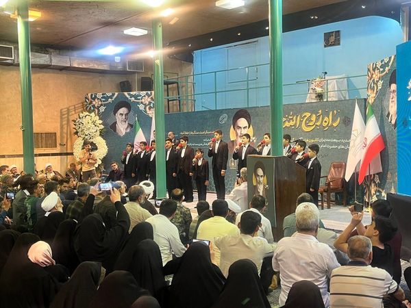 مراسم بزرگداشت امام خمینی (ره) و شهدا در منطقه یک با شعار "امام امید و اقتدار"

