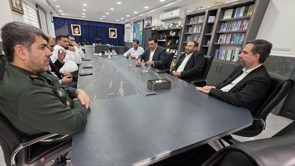 نشست مدیرعامل پازارگاد با فرمانده سپاه امام صادق (ع) استان بوشهر