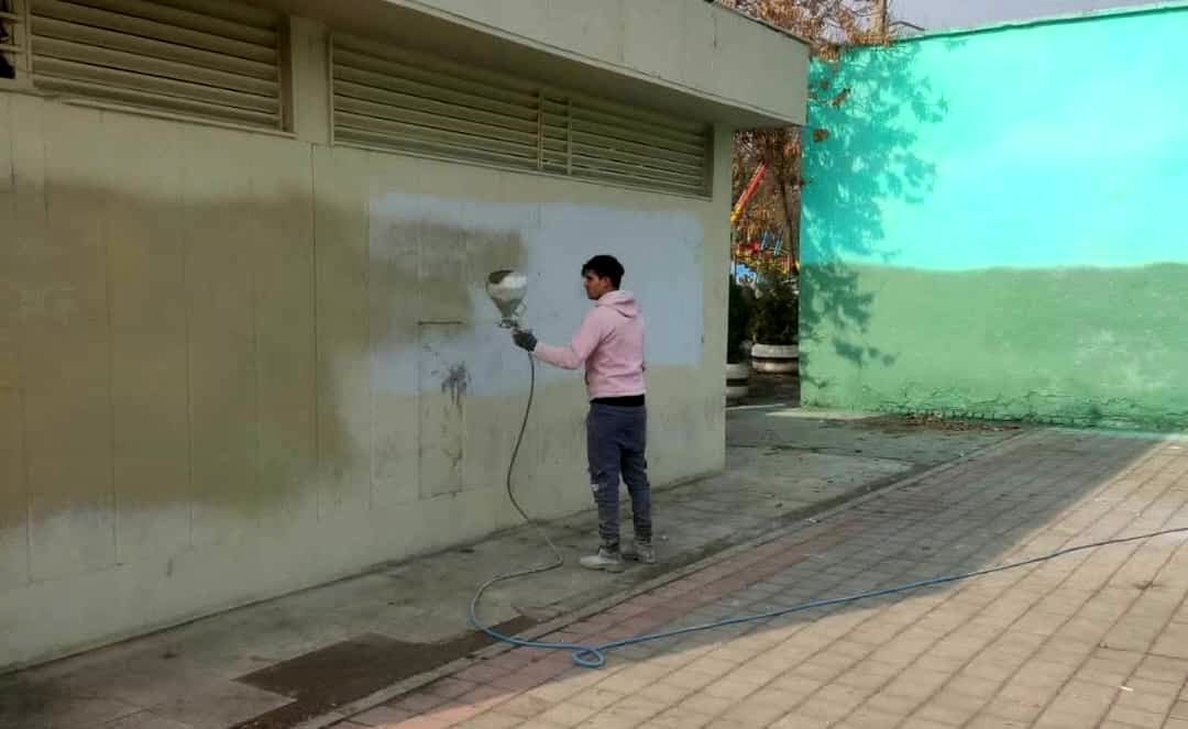 رفع آلودگی های بصری بیش از هزار و 500 متر طول از جداره های شهری منطقه 19

