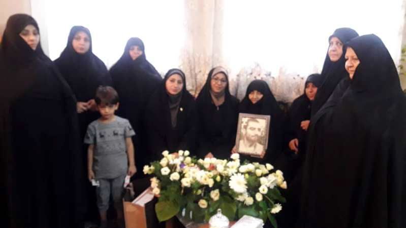  ویژه برنامه گرامیداشت یادشهدای دفاع مقدس با عنوان"حسینی بمان"