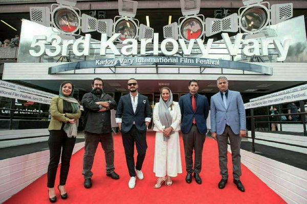 سینماگران ایرانی بر فرش قرمز کارلووی واری