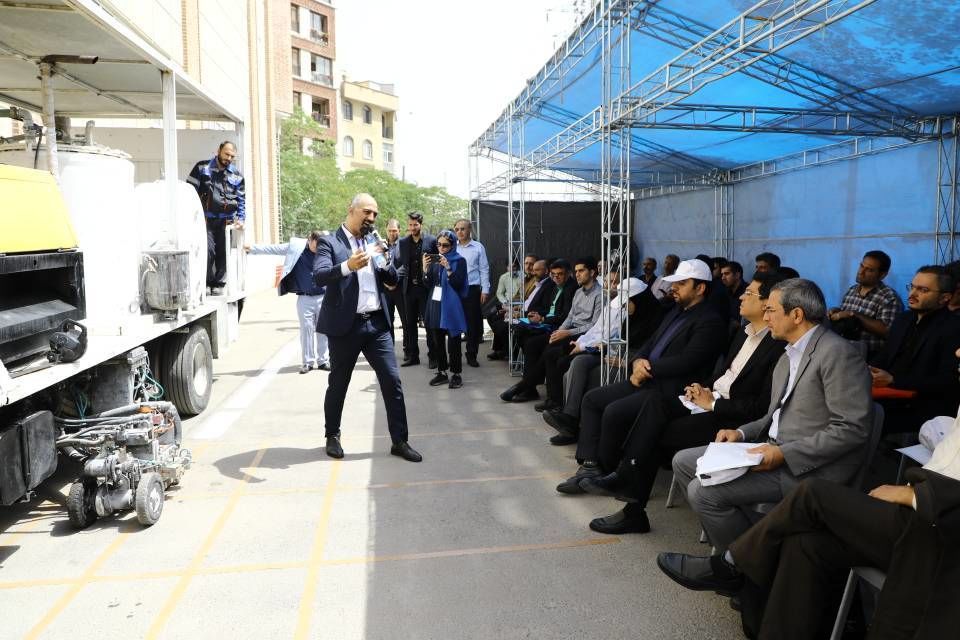 کارگاه آموزشی "علائم افقی و تجهیزات خط کشی ترافیکی" به میزبانی شهرداری منطقه۱۳