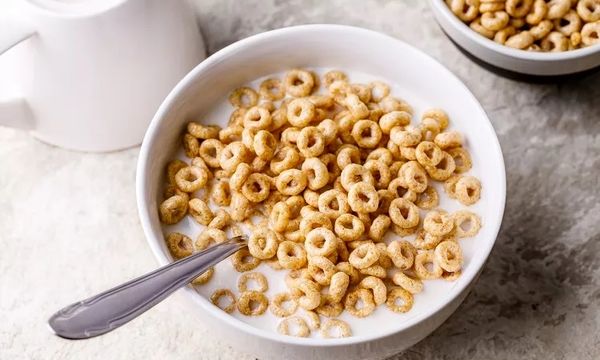 بررسی تاثیرات غلات صبحانه بر کنترل وزن و پیشگیری از چاقی