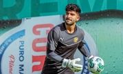 استقلال به سراغ دروازه بان پرسپولیسی رفت 